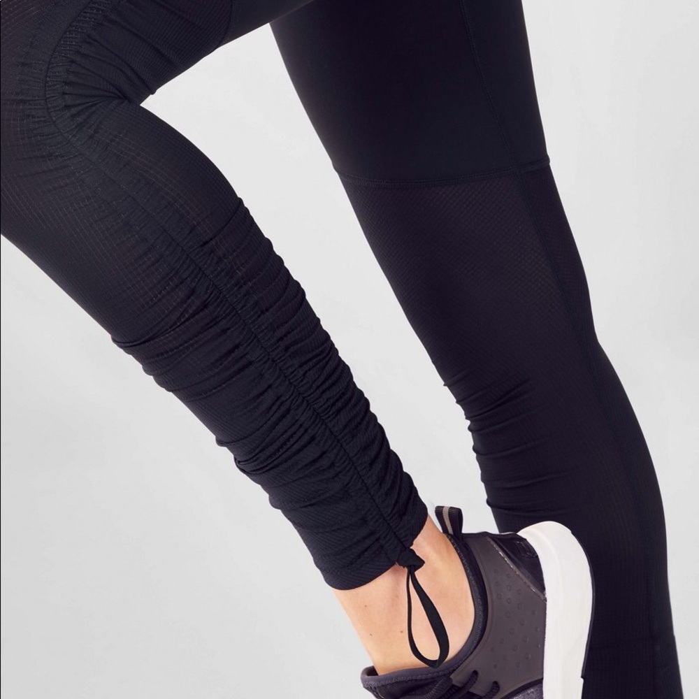 Fabletics PureLuxe legging. NVR worn! Ruched sides